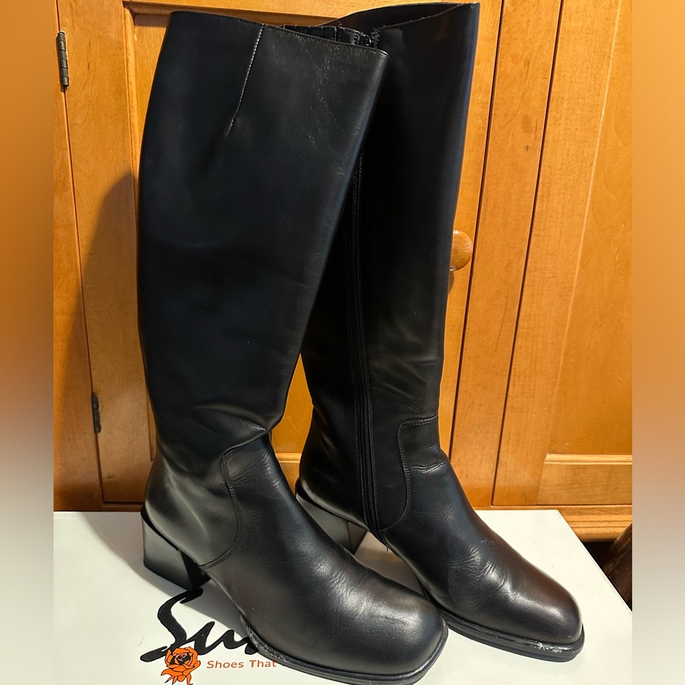 Sudini Leather Boots size 7.5 W